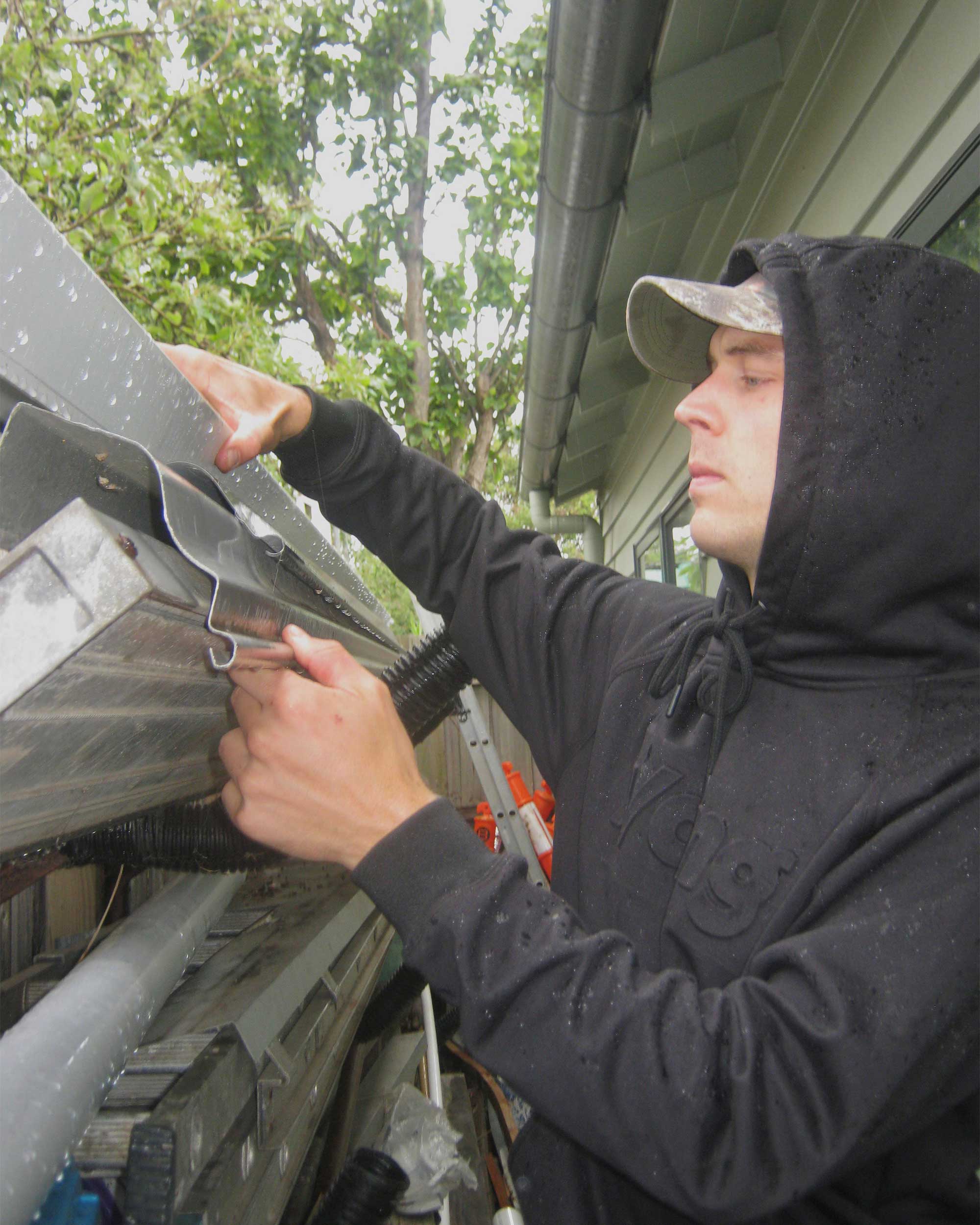 XDMG Workwear Raglan Hoodie (UF-1) - Image 3